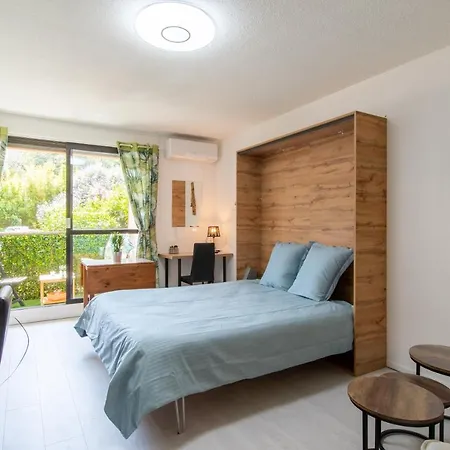 Les Flamants Roses - Studio Avec Balcon Nimes