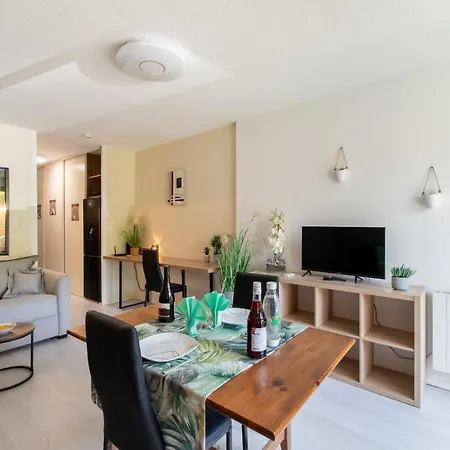 Les Flamants Roses - Studio Avec Balcon Apartment Nimes